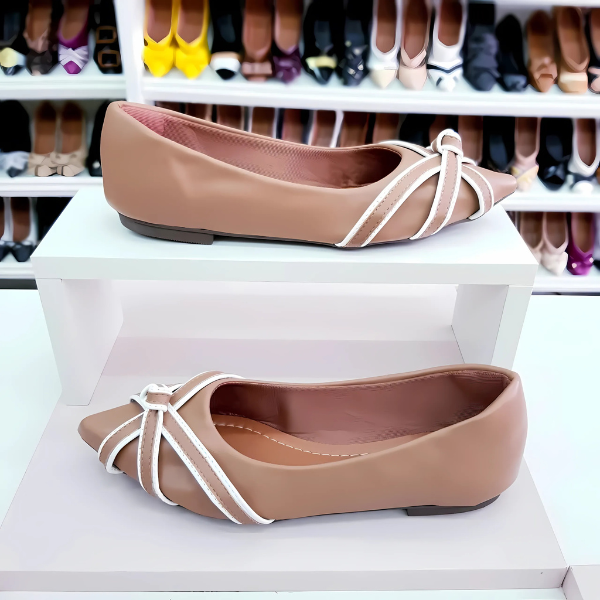 Sapatilha bico fino Alongado Nude com Detalhes Branco